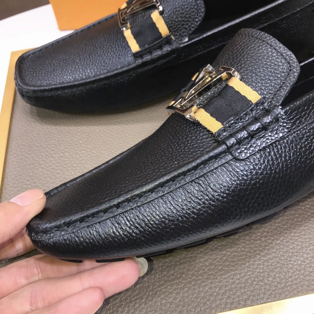Men's men's shoes 💰420💰 [LV Doudou shoes] (water-dyed cowhide lining) new model is on the market, available on the official website. The new Doudou shoes are processed into single-color materials, and the uppers are made of imported cowhide material. The body of the shoe is fully hemmed with mark thread, and is lined with imported original cowhide leather. The elegant shoe shape is super suitable for all-matching, and the size is 38-44.